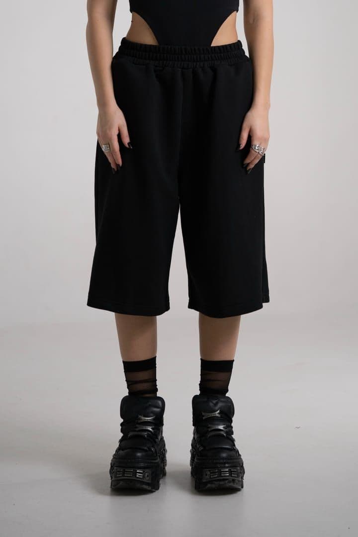 Pantaloni scurți tip bermude